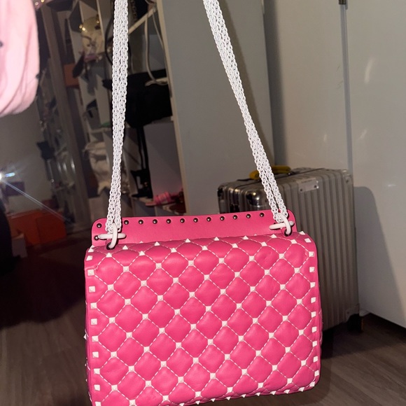 Valentino - Picture 3 of 5